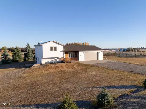 7700 22nd Ave SE, Bismarck, ND 58504