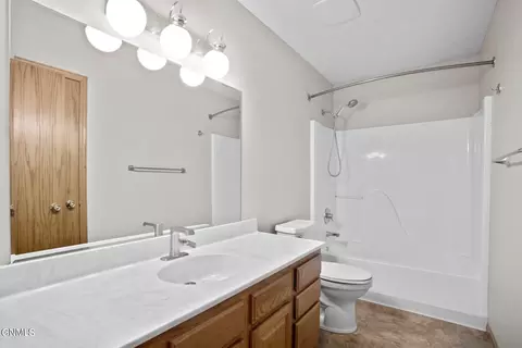 Bath - 1826 15th Ave W, Williston, ND 58801 photo 1 of 5