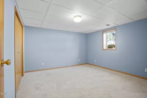 Bedroom - 1826 15th Ave W, Williston, ND 58801 photo 9 of 10