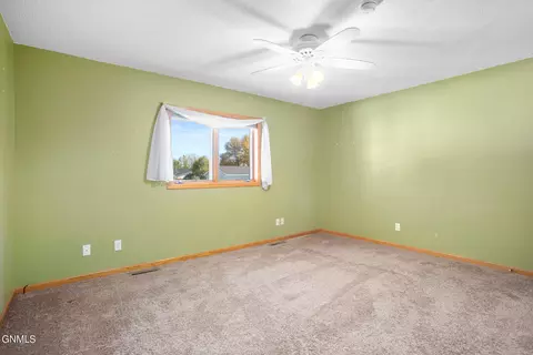 Bedroom - 1826 15th Ave W, Williston, ND 58801 photo 5 of 10