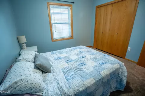 314 Easy St, Bismarck, ND 58504 photo 16
