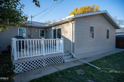 314 Easy St, Bismarck, ND 58504 photo 28