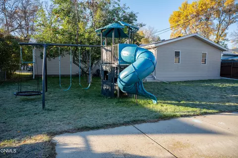 314 Easy St, Bismarck, ND 58504 photo 30