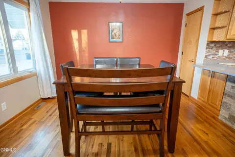 314 Easy St, Bismarck, ND 58504 photo 6