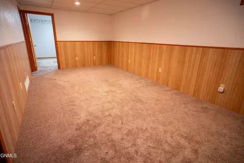 314 Easy St, Bismarck, ND 58504 photo 21