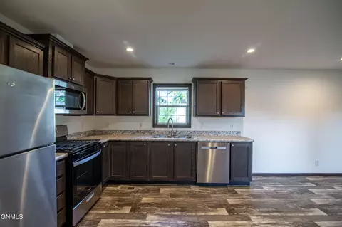 109 W Antelope St, Mandan, ND 58554 photo 5