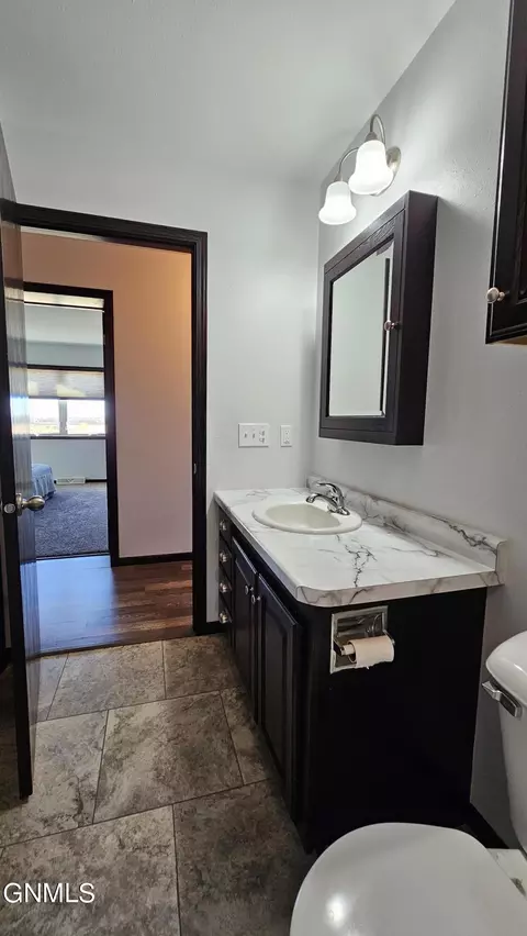 Bath - 929 4th St, Edgeley, ND 58433 photo 15 of 15