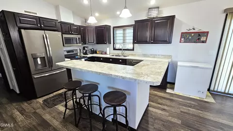 Kitchen - 929 4th St, Edgeley, ND 58433 photo 5 of 6