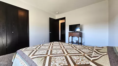 Bedroom - 929 4th St, Edgeley, ND 58433 photo 5 of 9