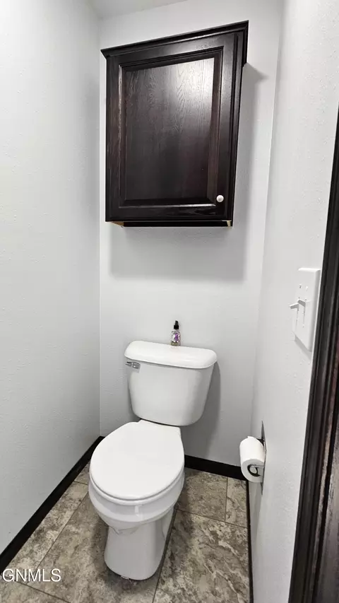 Bath - 929 4th St, Edgeley, ND 58433 photo 4 of 15