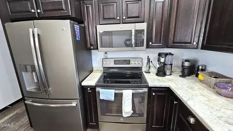 Kitchen - 929 4th St, Edgeley, ND 58433 photo 3 of 6