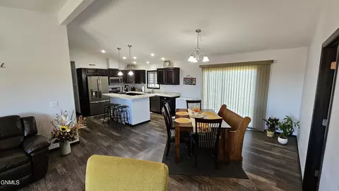 Dining - 929 4th St, Edgeley, ND 58433 photo 3 of 3