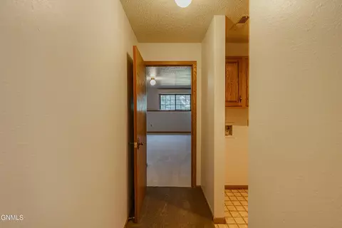 Entry Way - 421 E Brandon Dr, Bismarck, ND 58503 photo 2 of 4