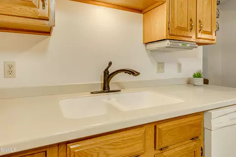 Kitchen - 421 E Brandon Dr, Bismarck, ND 58503 photo 3 of 8