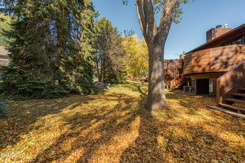 Exterior - 421 E Brandon Dr, Bismarck, ND 58503 photo 3 of 10