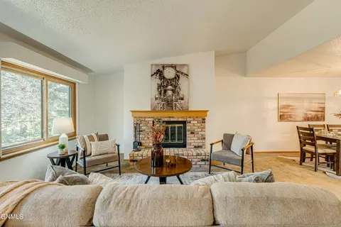 Living - 421 E Brandon Dr, Bismarck, ND 58503 photo 5 of 6