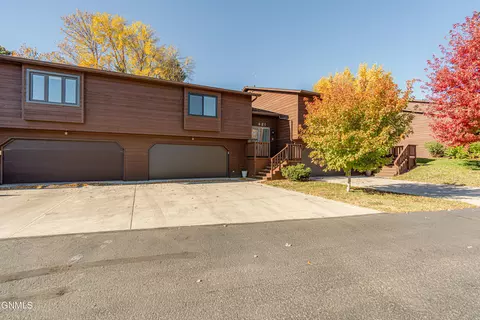 Exterior - 421 E Brandon Dr, Bismarck, ND 58503 photo 10 of 10
