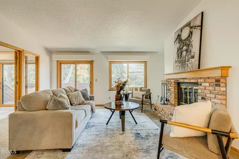 Living - 421 E Brandon Dr, Bismarck, ND 58503 photo 3 of 6