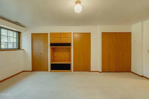 Bedroom - 421 E Brandon Dr, Bismarck, ND 58503 photo 4 of 12