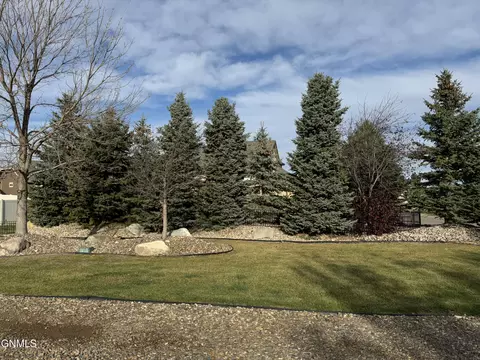 2015 Dublin Ln, Williston, ND 58801 photo 6