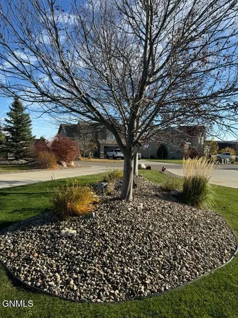 2015 Dublin Ln, Williston, ND 58801 photo 7