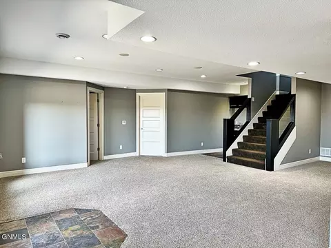 2015 Dublin Ln, Williston, ND 58801 photo 57