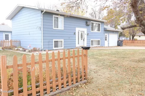 410 Railway St, Wilton, ND 58579