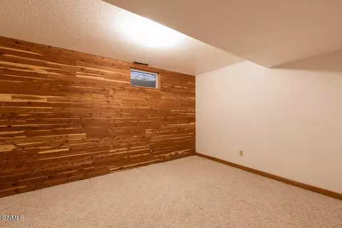 226 Brandon Dr E, Bismarck, ND 58503 photo 25