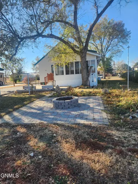 315 1st Ave E, New Leipzig, ND 58562 photo 29
