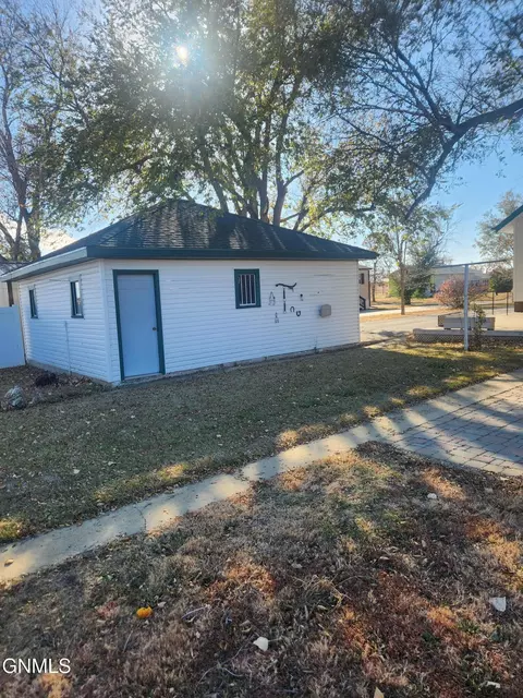 315 1st Ave E, New Leipzig, ND 58562 photo 30