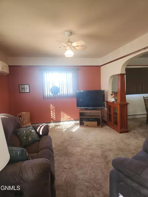 315 1st Ave E, New Leipzig, ND 58562 photo 7