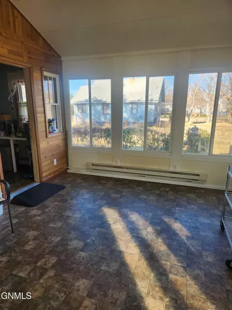 315 1st Ave E, New Leipzig, ND 58562 photo 24