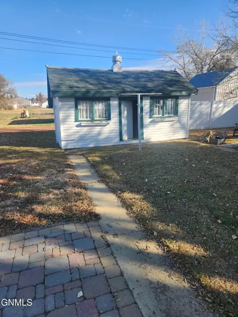 315 1st Ave E, New Leipzig, ND 58562 photo 27