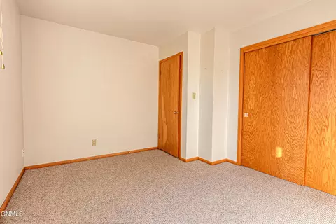 116 1st Ave NE, Beulah, ND 58523 photo 17