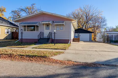 116 1st Ave NE, Beulah, ND 58523
