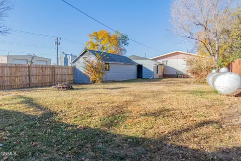 116 1st Ave NE, Beulah, ND 58523 photo 40
