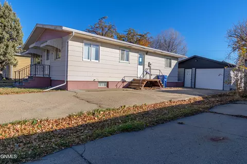 116 1st Ave NE, Beulah, ND 58523 photo 41
