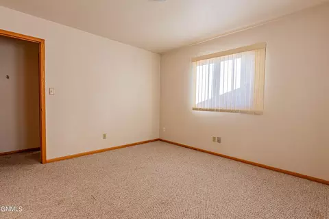 116 1st Ave NE, Beulah, ND 58523 photo 15