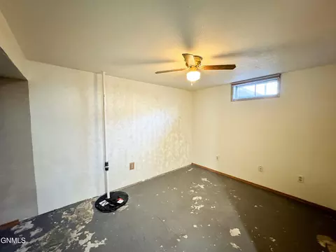 1523 9th Ave W, Williston, ND 58801 photo 15