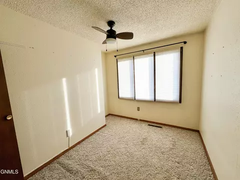 1523 9th Ave W, Williston, ND 58801 photo 11