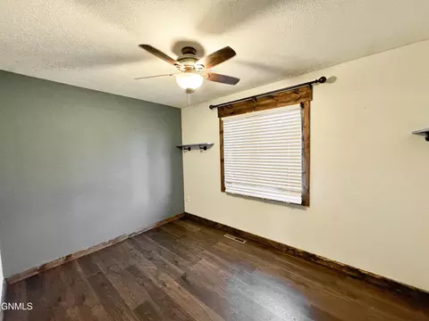 1523 9th Ave W, Williston, ND 58801 photo 13
