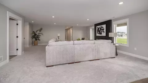 Living - 4205 Bugle Bnd, Bismarck, ND 58503 photo 5 of 5