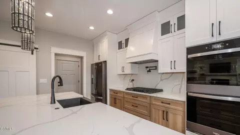 Kitchen - 4205 Bugle Bnd, Bismarck, ND 58503 photo 4 of 7