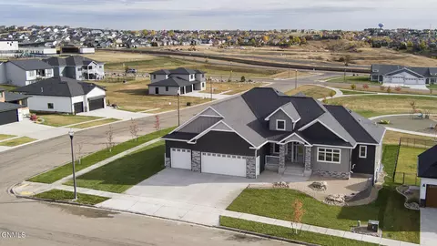 4205 Bugle Bnd, Bismarck, ND 58503