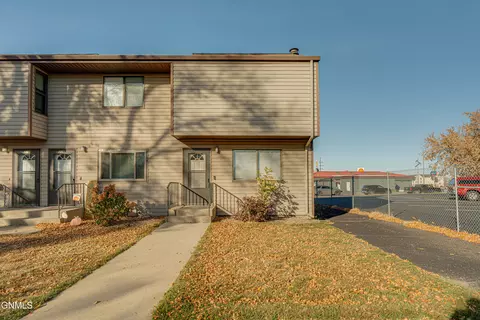 314 Willow Ln, Bismarck, ND 58504