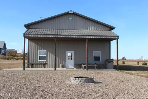 6841 E Schatz Dr, Elgin, ND 58533 photo 3