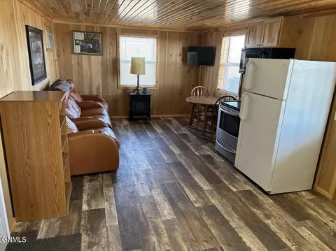 6841 E Schatz Dr, Elgin, ND 58533 photo 9