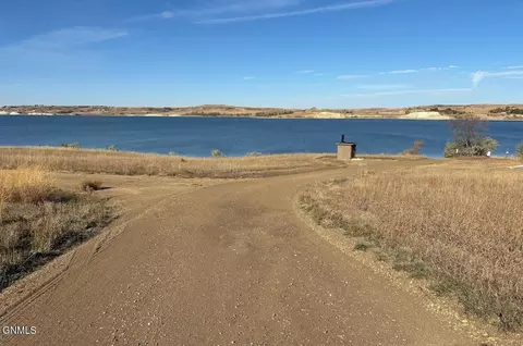 6841 E Schatz Dr, Elgin, ND 58533 photo 6
