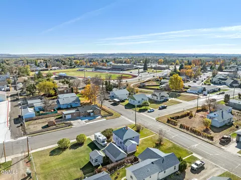 View/Area - 222 8th St SE, Sidney, MT 59270 photo 4 of 4