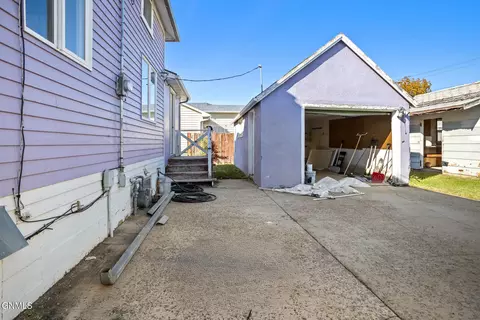 Exterior - 222 8th St SE, Sidney, MT 59270 photo 3 of 3